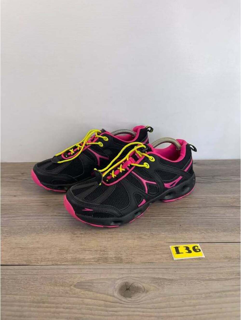Speedo Water Shoes Womens Size 8 Black Pink Yellow Mesh Athletic 10745